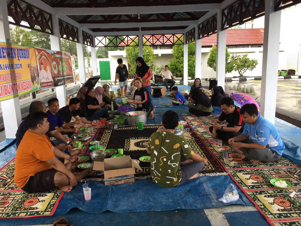 photo 6129443026527958925 y