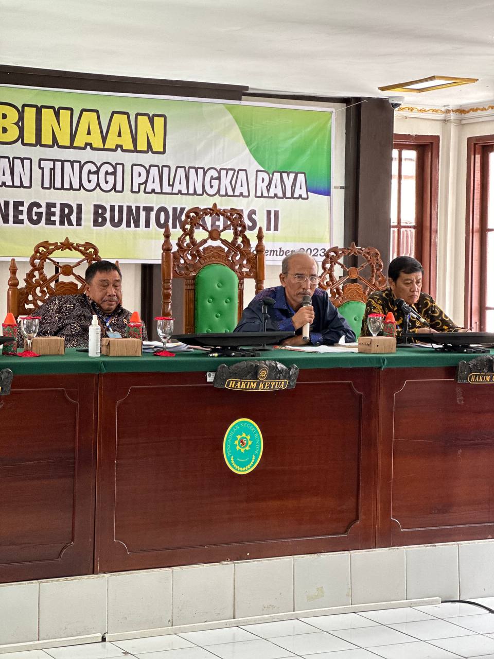 photo 6204089089981003336 y