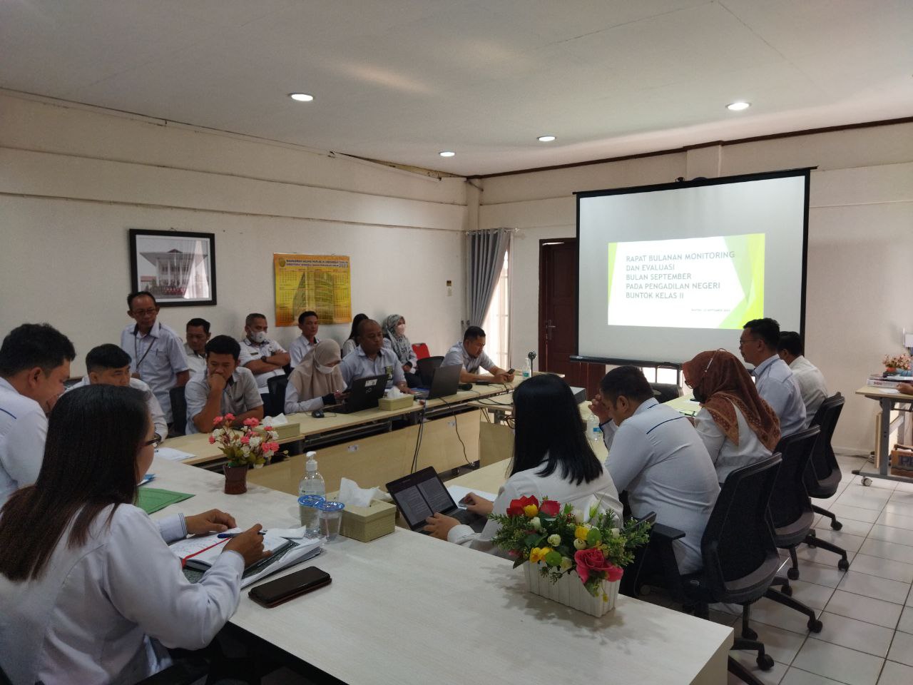 photo 6091571907582344254 y