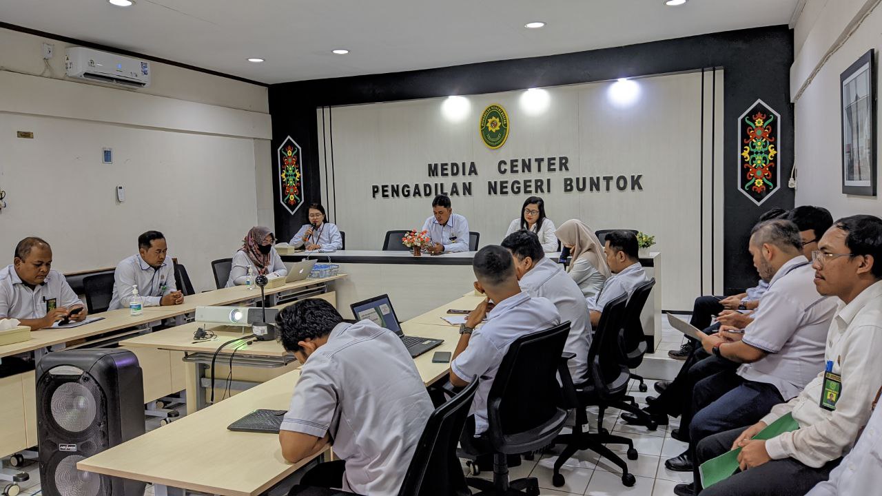 photo 6131694826341643471 y