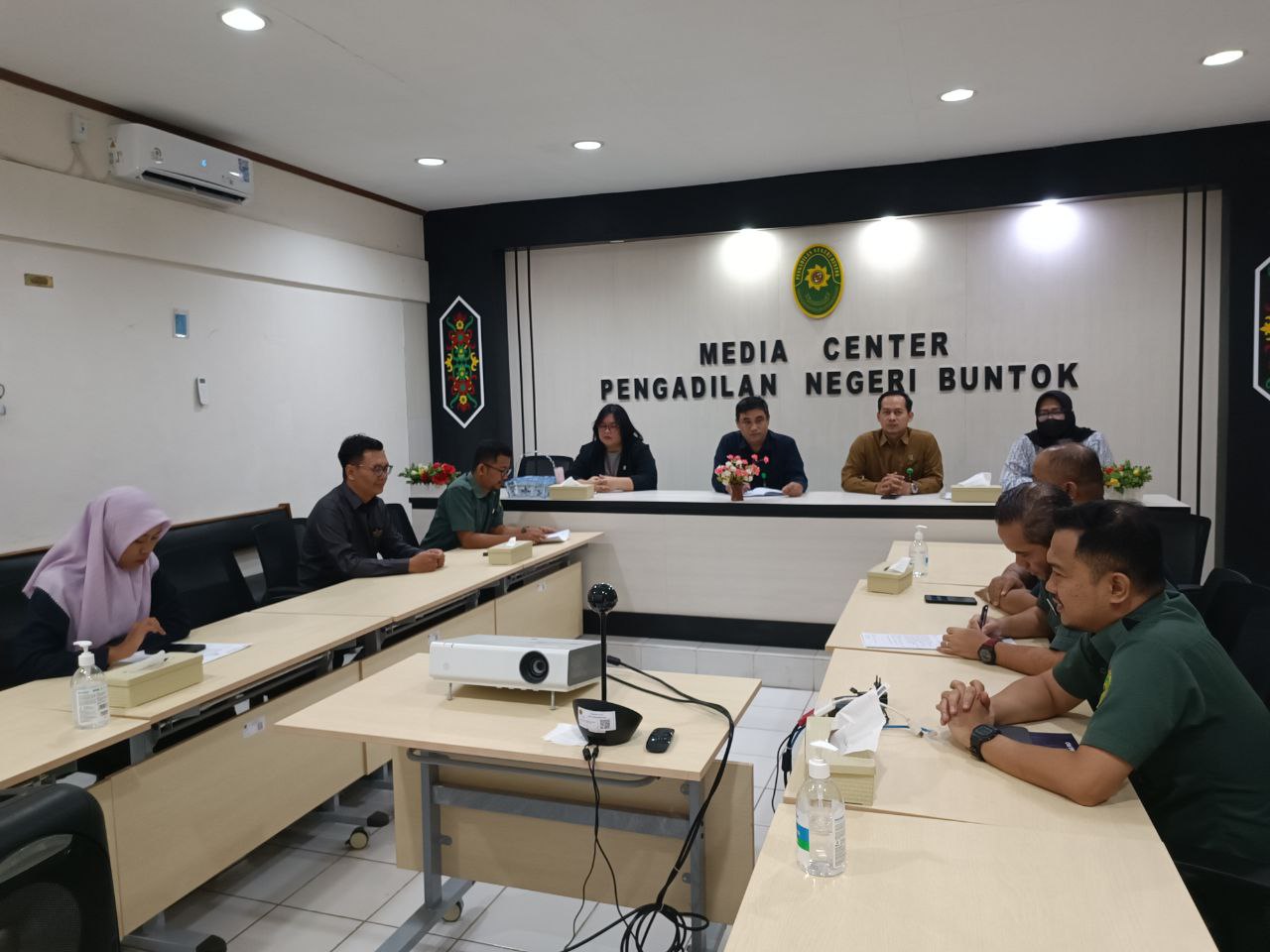 photo 6199589304284591415 y