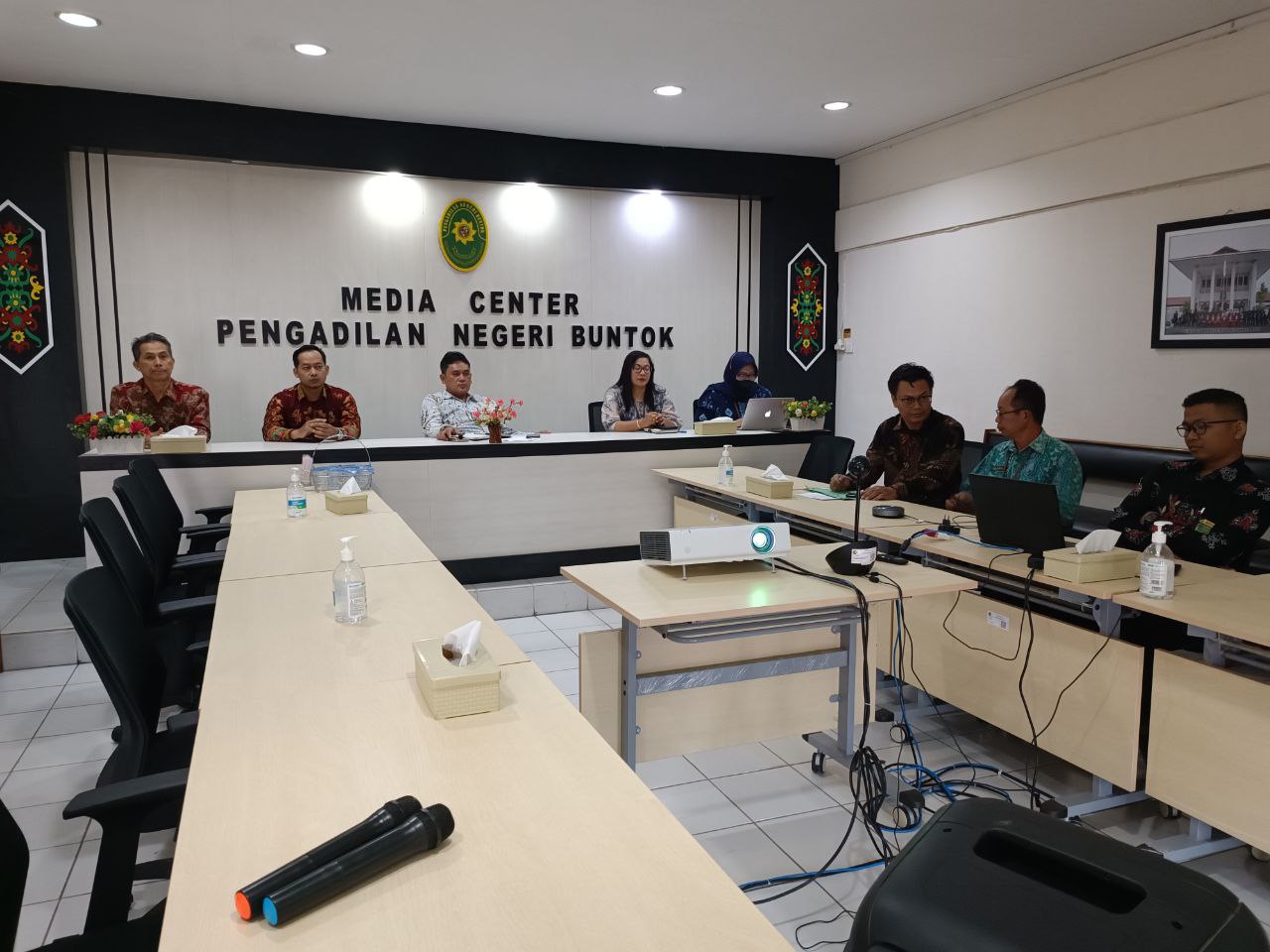 photo 6138871093923001060 y